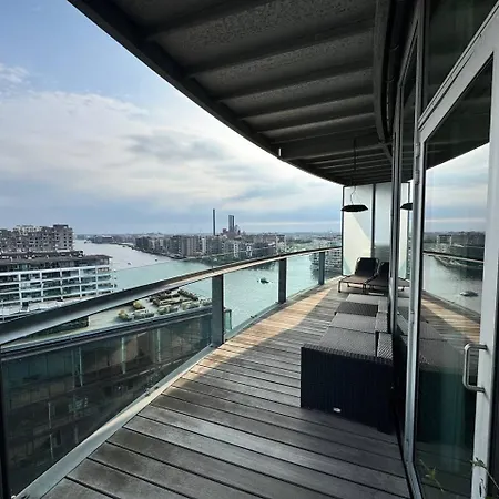 Elite Penthouse Luxury With Water View Lägenhet