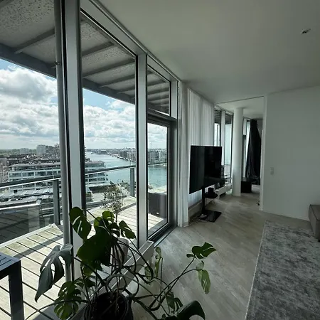 Elite Penthouse Luxury With Water View