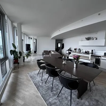Elite Penthouse Luxury With Water View דירה *